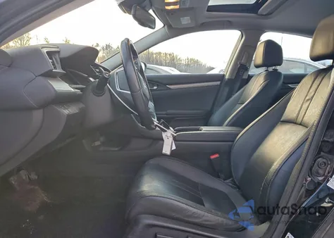 2016 Honda Civic Touring z USA, uszkodzony, nr VIN 19XFC1F91GE211996